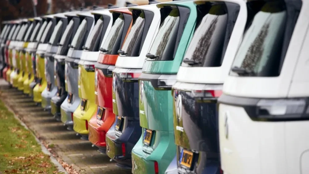 Achterkant van in rijen opgestelde ID. Buzz Cargo